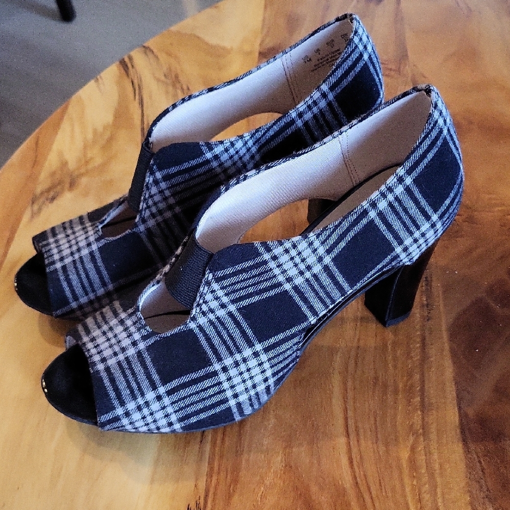 LifeStride Plaid Sandals